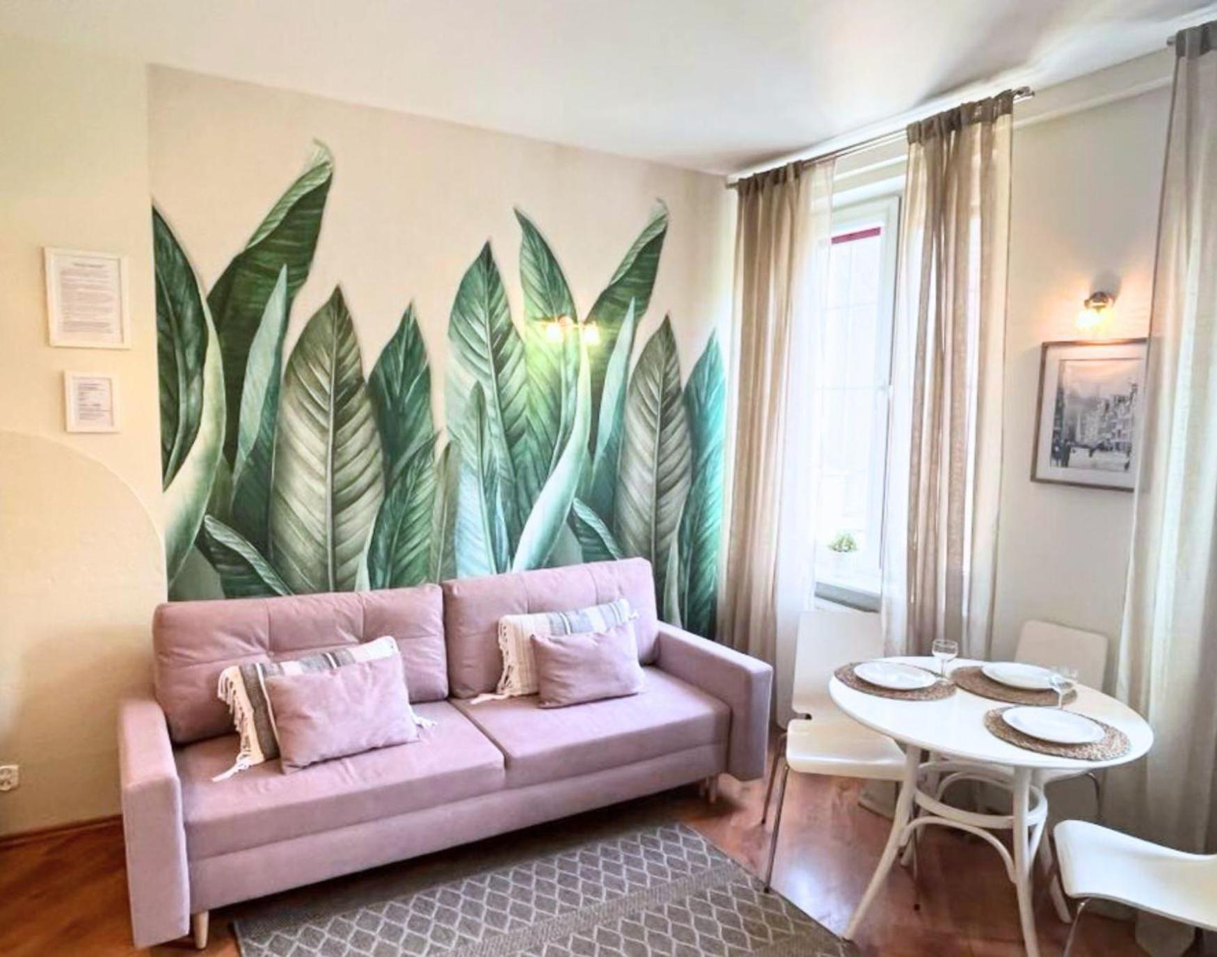 Apartment Kameralny 12 *