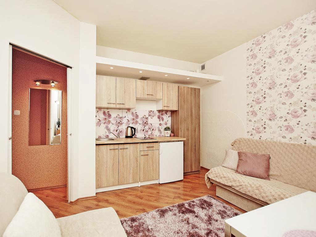Apartment Kameralny 12 *